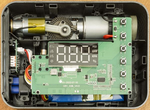 Обзор Baseus BS-CH003 Super Energy 2-in-1: пусковое устройство, компрессор, пауэрбанк и фонарик «в одном флаконе»